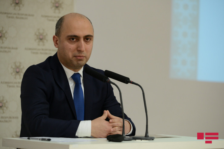 Təhsil naziri Emin Əmrullayev