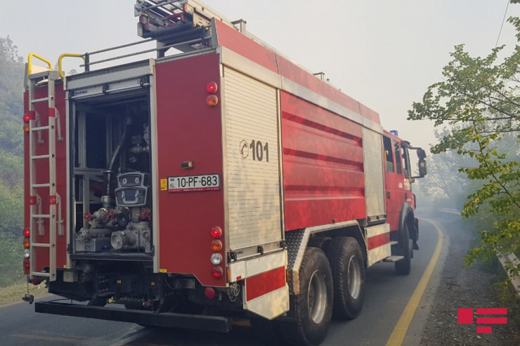 Sumqayıtda yanğın, 35 nəfər təxliyə edildi