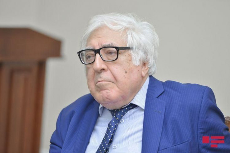 AYB sədri, Xalq yazıçısı Anar