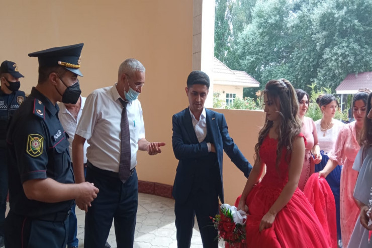 Bəy və gəlinin toya buraxılmamasına RƏSMİ REAKSİYA 