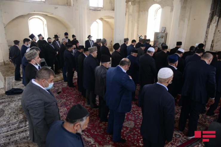 Məscidlərə gedənlərdən COVID  pasportu tələb olunacaq -  RƏSMİ 