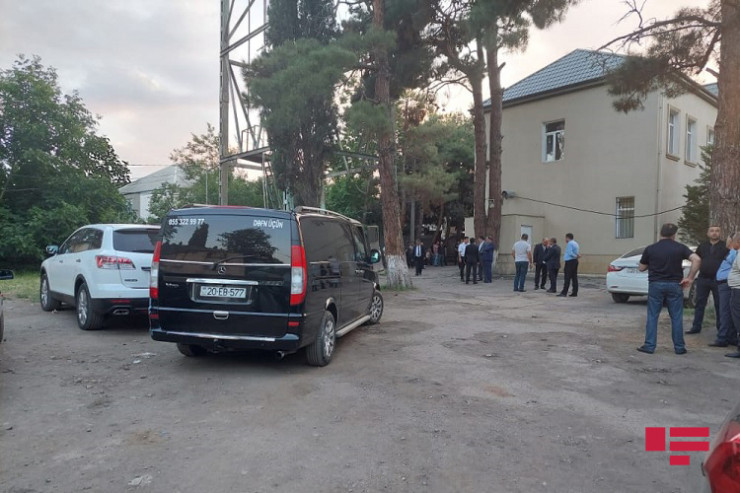 Kəlbəcərdə həlak olan jurnalistlərin nəşi Gəncəyə gətirildi - FOTO 
