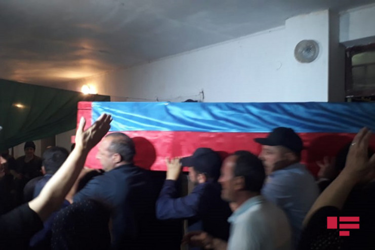 Şəhid jurnalist Sirac Abışovun nəşi yaşadığı evə gətirildi - FOTO  - VİDEO 