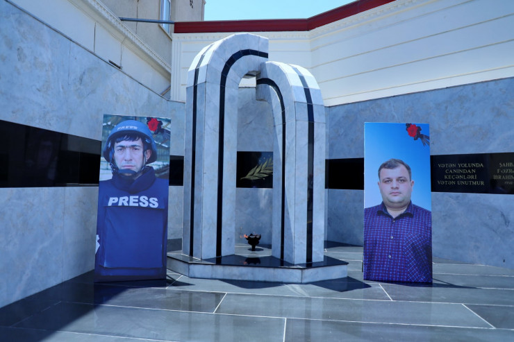 Media şəhidlərinin xatirəsi əbədiləşdirildi -  FOTOLENT 