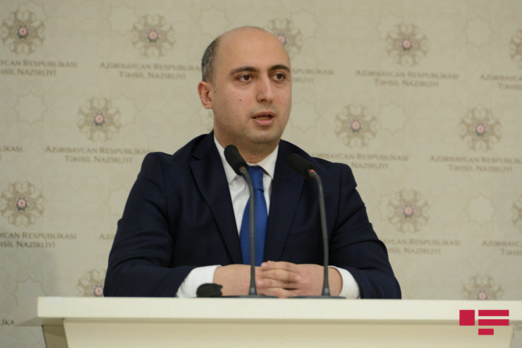  Təhsil naziri Emin Əmrullayev