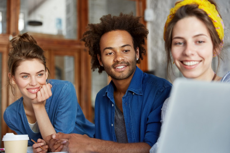 Xaricdə oxumaq istəyənlərə  BƏD XƏBƏR 