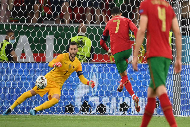 Kriştiano Ronaldo DÜNYA REKORDÇUSU  oldu