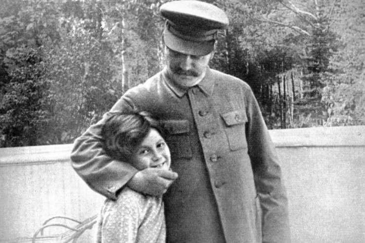 İosif Stalin və qızı Svetlana Alliluyeva