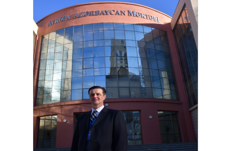 Avropa Azərbaycan məktəbinin direktoru ikinci dünya virtual konfransına dəvət alıb