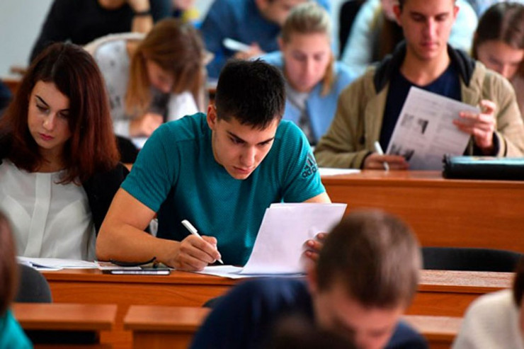 Xarici universitetlərin Bakı filiallarında təhsil alanların bu qədərinin diplomu tanınmadı