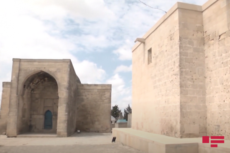 Balaxanı qəsəbəsindəki Hacı Şəhla məscidi