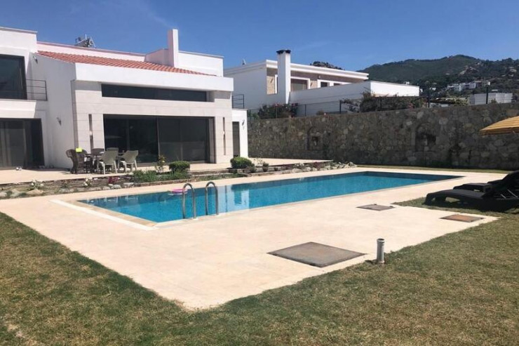 Məşhur müğənninin villası  SATIŞA ÇIXARILDI  - FOTO 