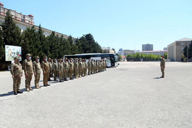 Şəxsi heyət və hərbi texnika təlim bölgəsinə yola düşdü - FOTO 
