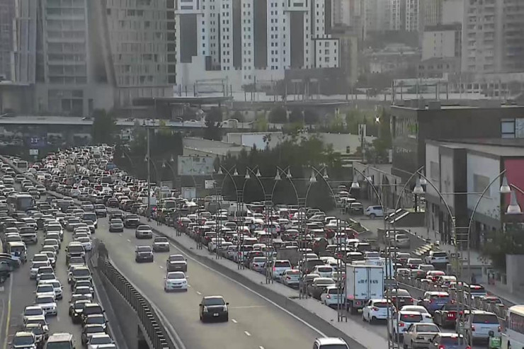 Bakının bu yollarında tıxac var -  RƏSMİ 