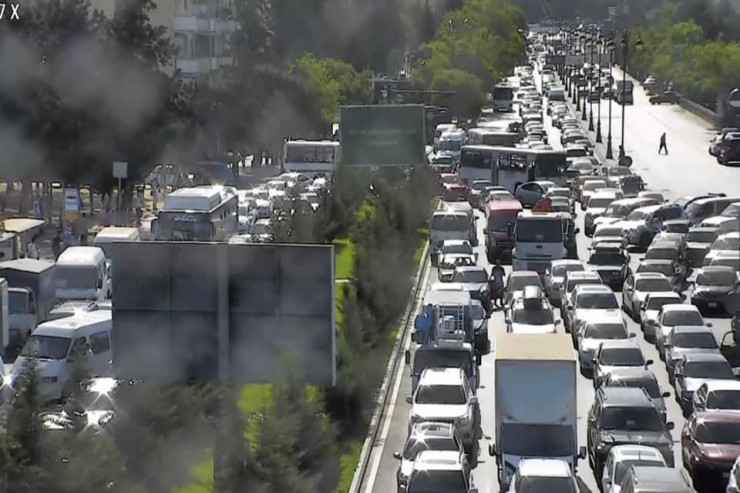 Bakıda sıxlıq: avtobuslar gecikir