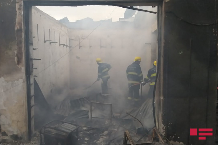 Bərdə rayonunun Güloğlular kəndində yanan bazar