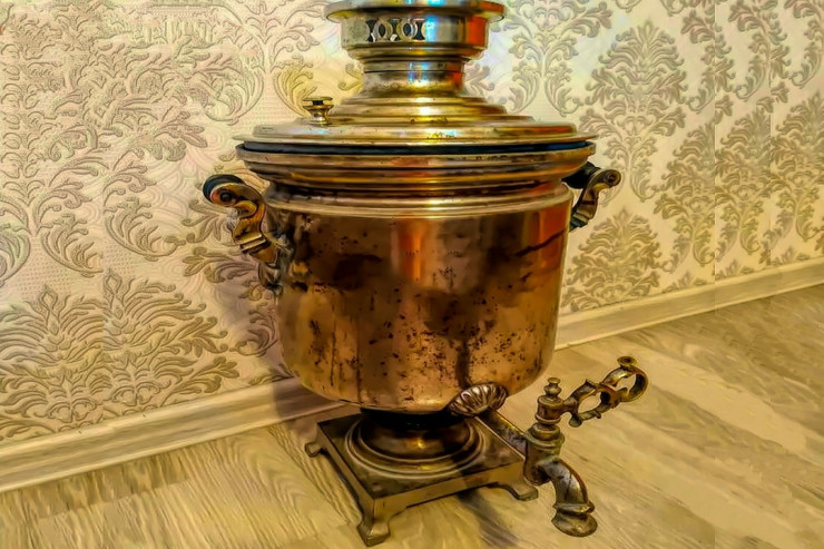 Baha qiymətə qoyulan samovar