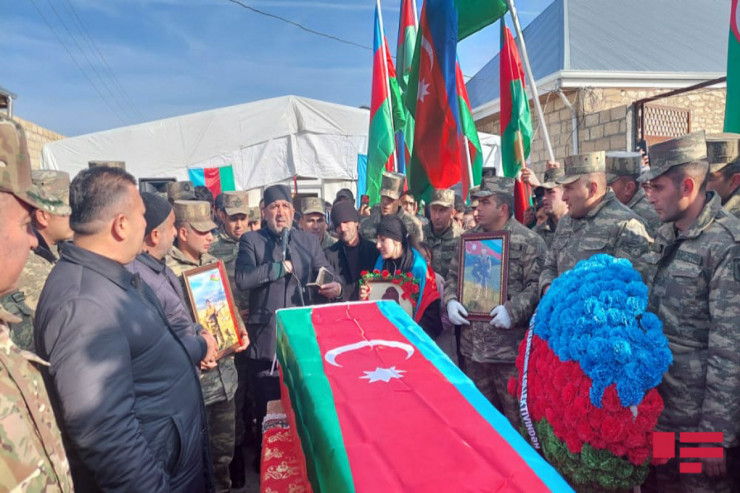 Şəhid hərbçimiz Şəmkirdə dəfn edildi - FOTO 
