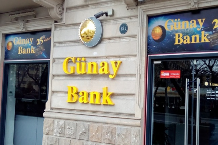 Azərbaycanda külli miqdarda pul mənimsəyən bank işçisi tutuldu