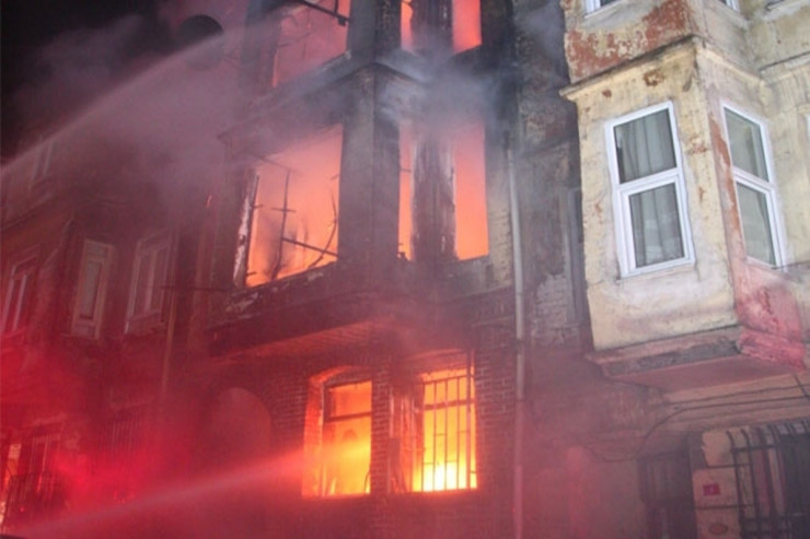 Sumqayıtda yaşayış binasında  YANĞIN:   15 nəfər...