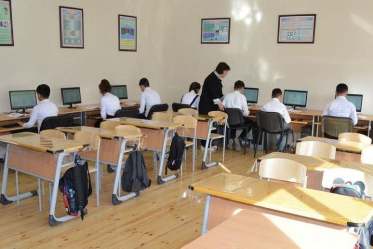 Bakıda dərs zamanı  FACİƏ:   müəllim...