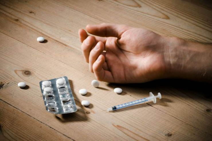 Azərbaycanda  cinsi orqanına   narkotik vuran kişi öldü
