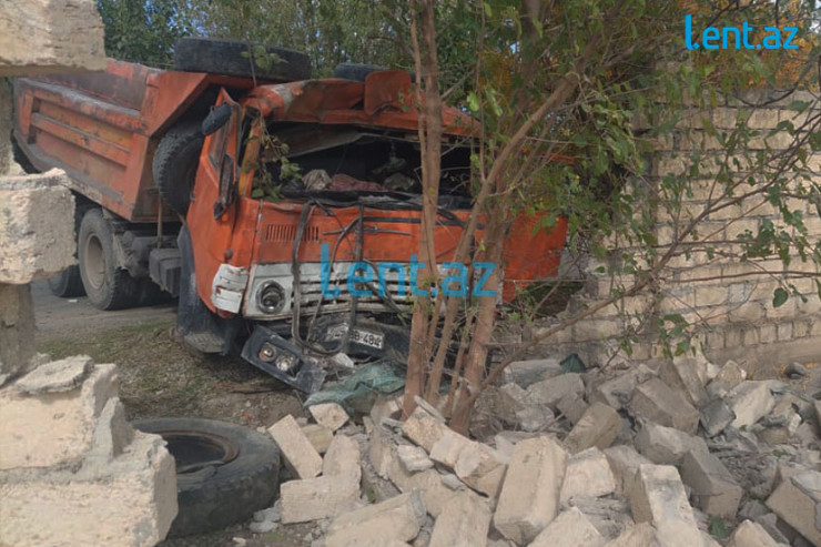 Qəza törədən "Kamaz"