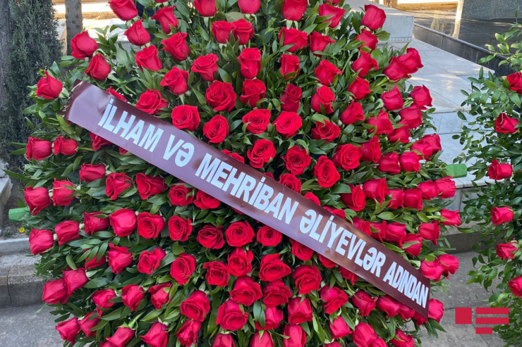 Prezident və xanımı Canəli Əkbərovun dəfn mərasiminə əklil göndərdi