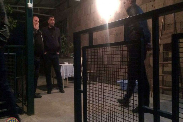 Ermənistanda ərlə arvad intihar edib