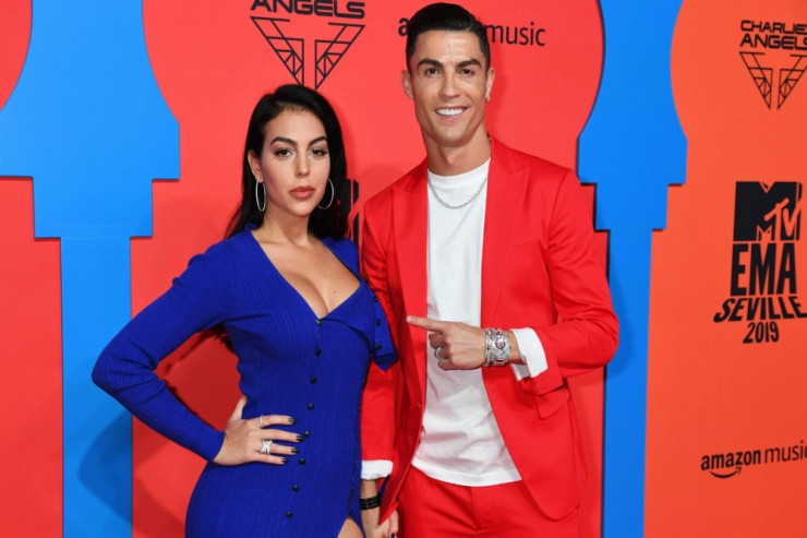 Ronaldonun sevgili ilə bağlı sənədli film  çəkilir