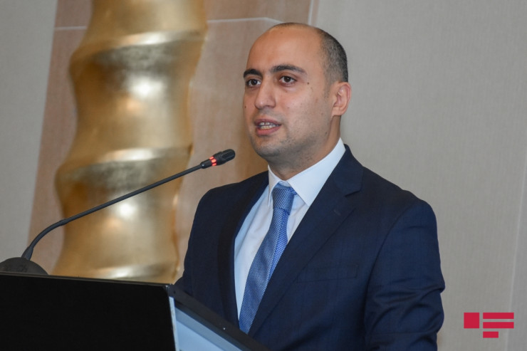 təhsil naziri Emin Əmrullayev
