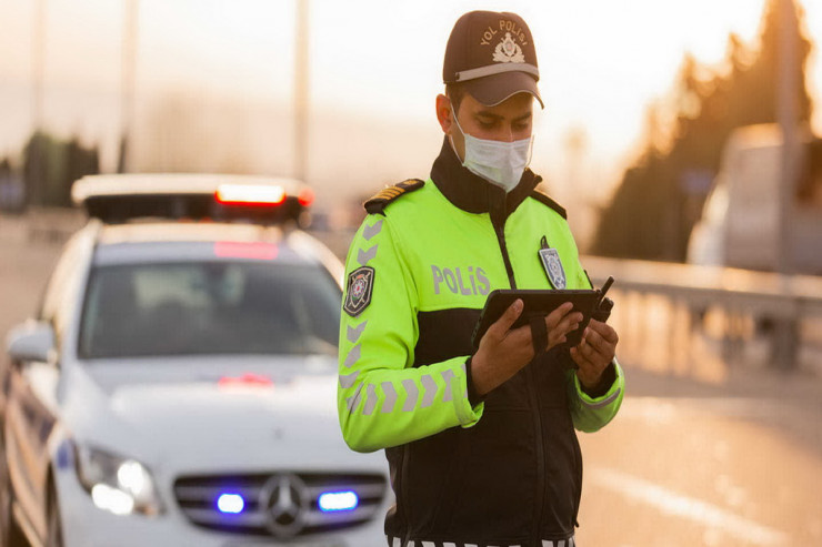 Yol polislərini döyən tutuldu