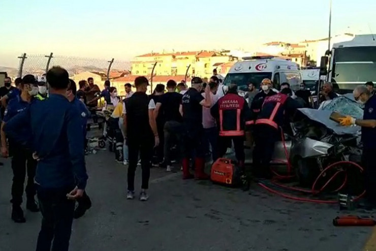 Türkiyədə yol qəzası olub, 5 nəfər ölüb