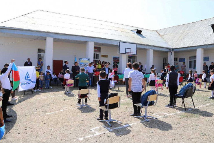 Avrora Qrup və Berg Qlükoza məktəbliləri sevindirib -FOTO 