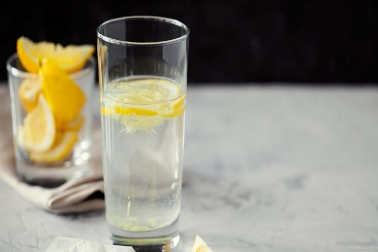 Hər səhər limonlu su içdikdə nə baş verir?