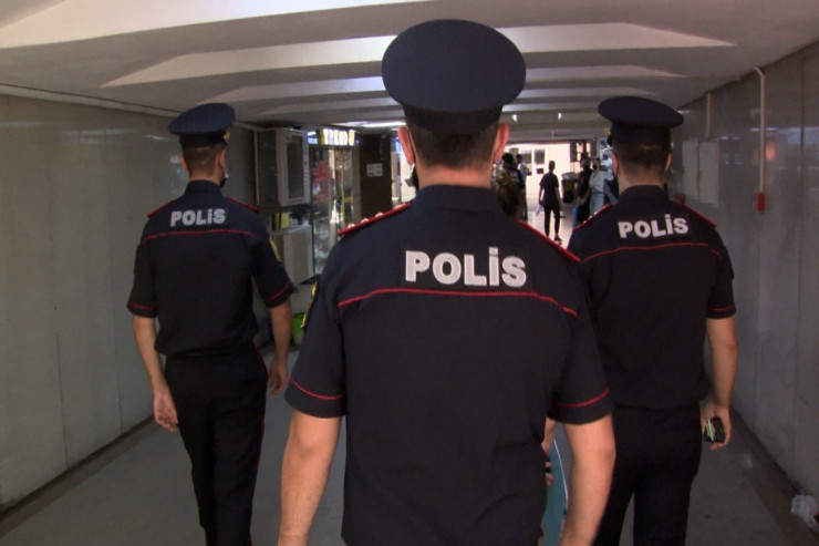 Polisin maska reydi