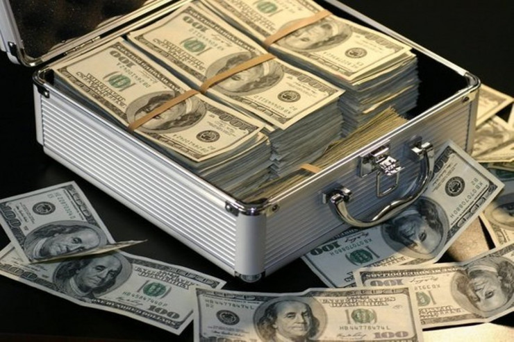 Dünyanın ən çox ziyana düşən varlısının adı  AÇIQLANDI 