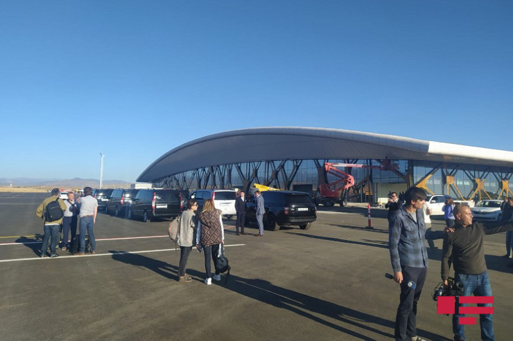 Beynəlxalq səyahətçilər Füzuli aeroportu ilə ilk dəfə Qarabağa səfər edib - FOTO 