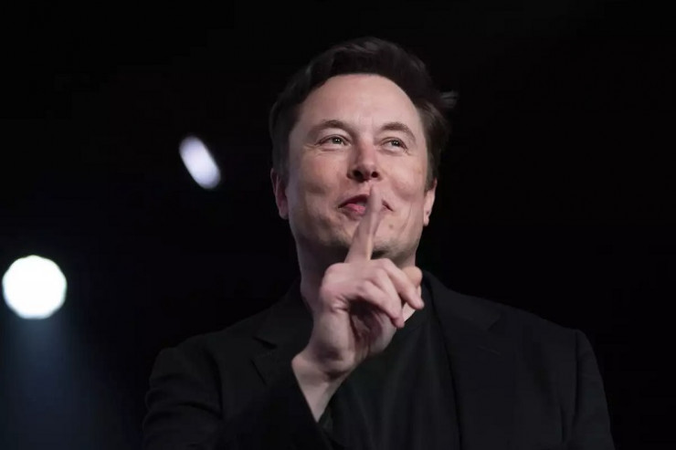 İlon Mask yenə birinci  oldu