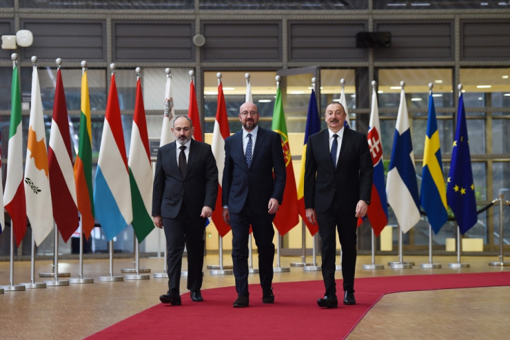6 aprel Brüssel görüşü:  İlham Əliyev regionu sülhə aparır