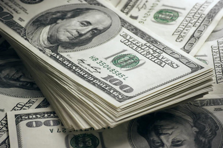 Ukraynada dolların məzənnəsi DONDURULDU  - SƏBƏB 