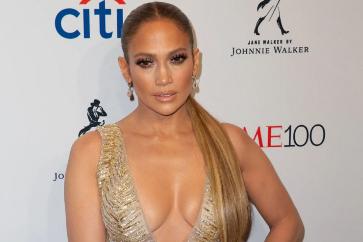 Cennifer Lopez  20 ildən   sonra yenə bunu etdi