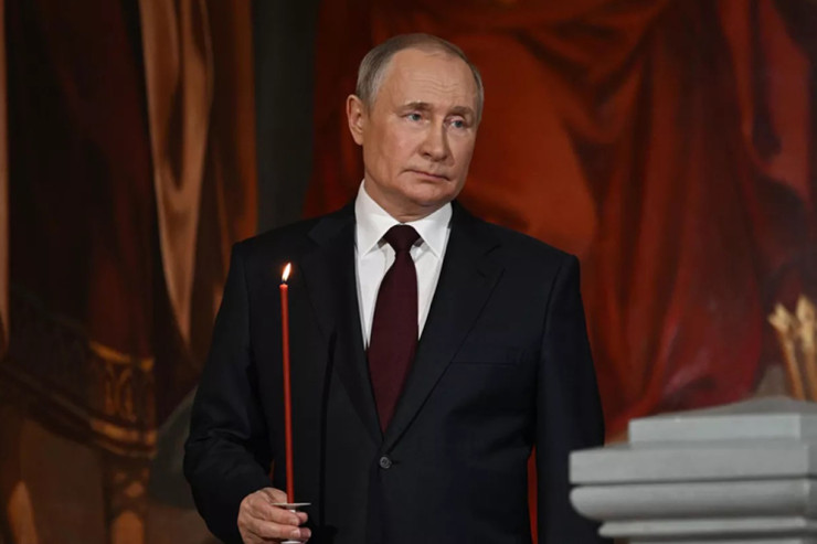 Putin Pasxa bayramında iştirak edib