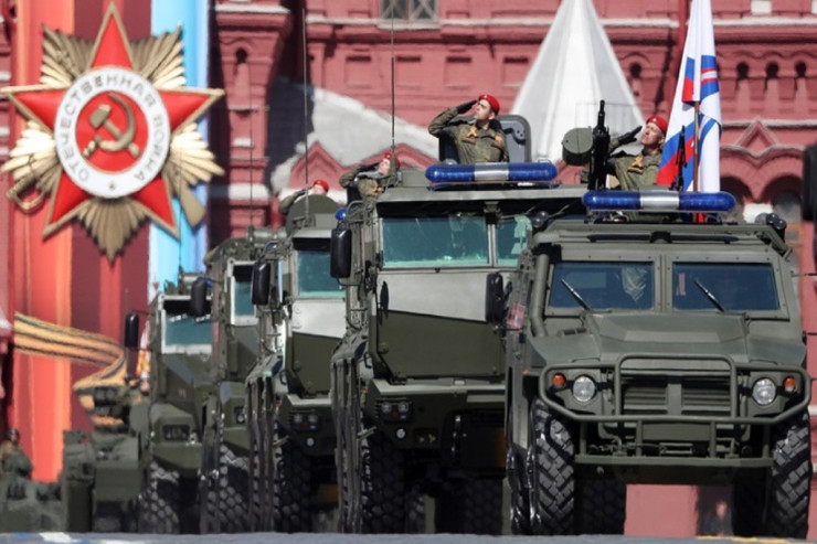 Bu il Moskvada parada daha az hərbçi və texnika qatılacaq