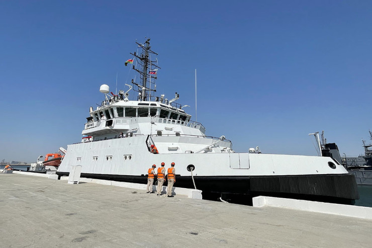 Rusiyanın hərbi gəmiləri Bakıya gəldi - FOTO 