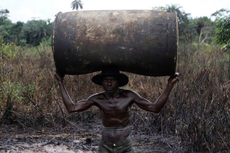 Nigeriyada oğurlanan 22 milyon barel neft geri qaytarıldı 
