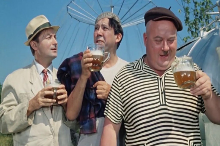 Pivəni harada və kiminlə içmək daha  FAYDALIDIR? 