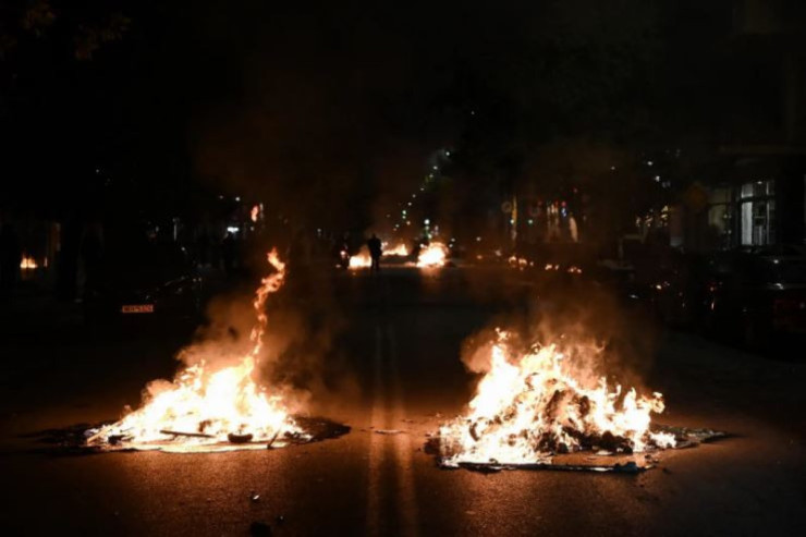 Polis qaraçını yaraladı, şəhər qarışdı 