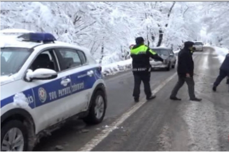 Sürücülərə XƏBƏRDARLIQ: Sabah bu yollar  buz bağlayacaq 