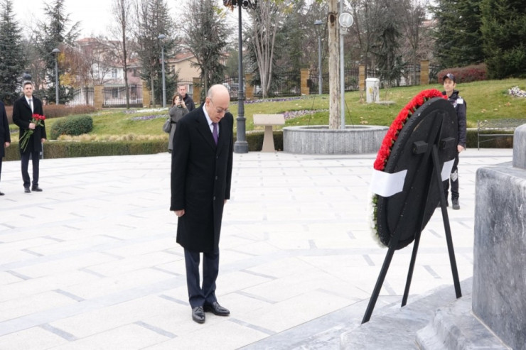 Kəmaləddin Heydərov Ankarada Heydər Əliyev Parkını ziyarət edib